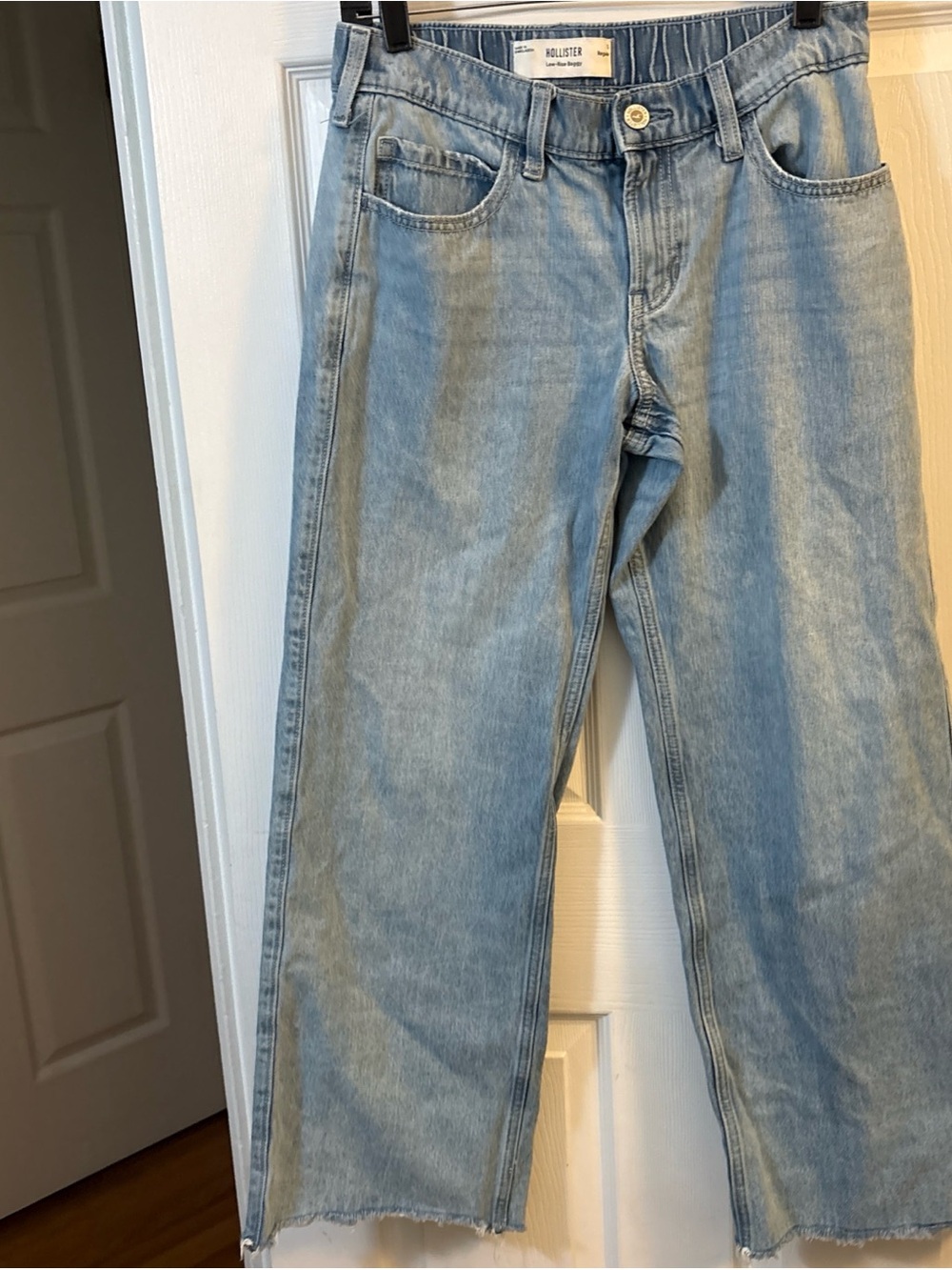 Hollister Men’s Light Blue Relaxed Straight Jeans